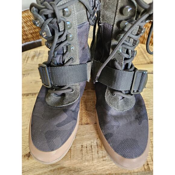 Steve Madden Womens Sz 6.5M Nayra Platform Camo Lug Sole Lace Up Ankle Boots - Picture 11 of 11